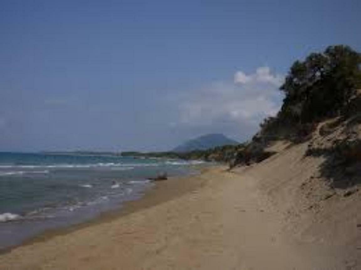 Issos Apartments Agios Georgios  Exterior foto